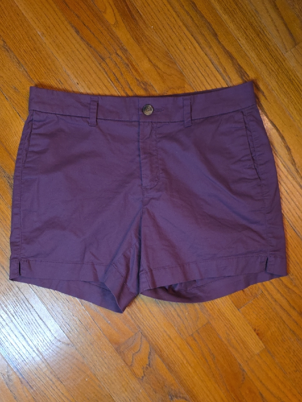 Old Navy Everyday Short Size 6 - Beautiful Color!